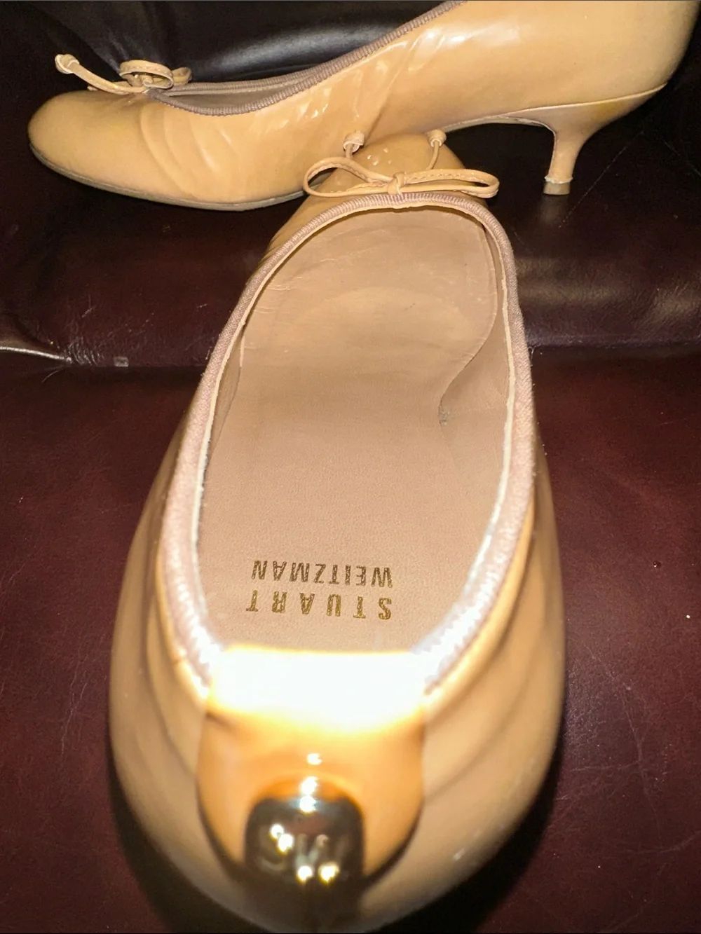 Stuart Weitzman Nude Patent Leather Kitten Heels - Picture 12 of 16